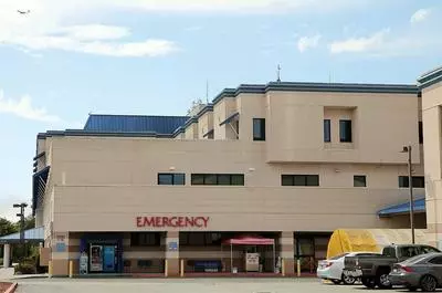 watsonville community hospital ER entrance